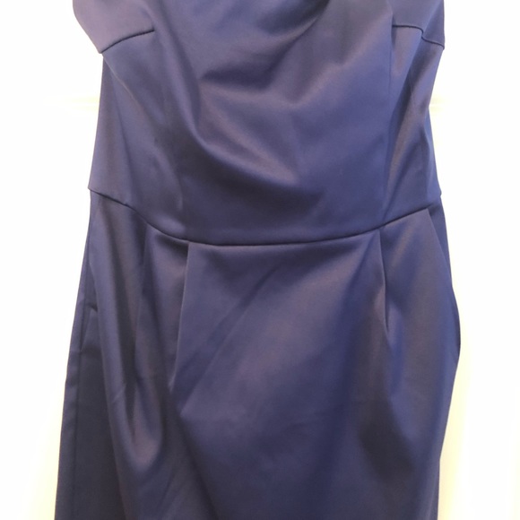 Satin/silky strapless dress w/ pockets - Picture 2 of 6